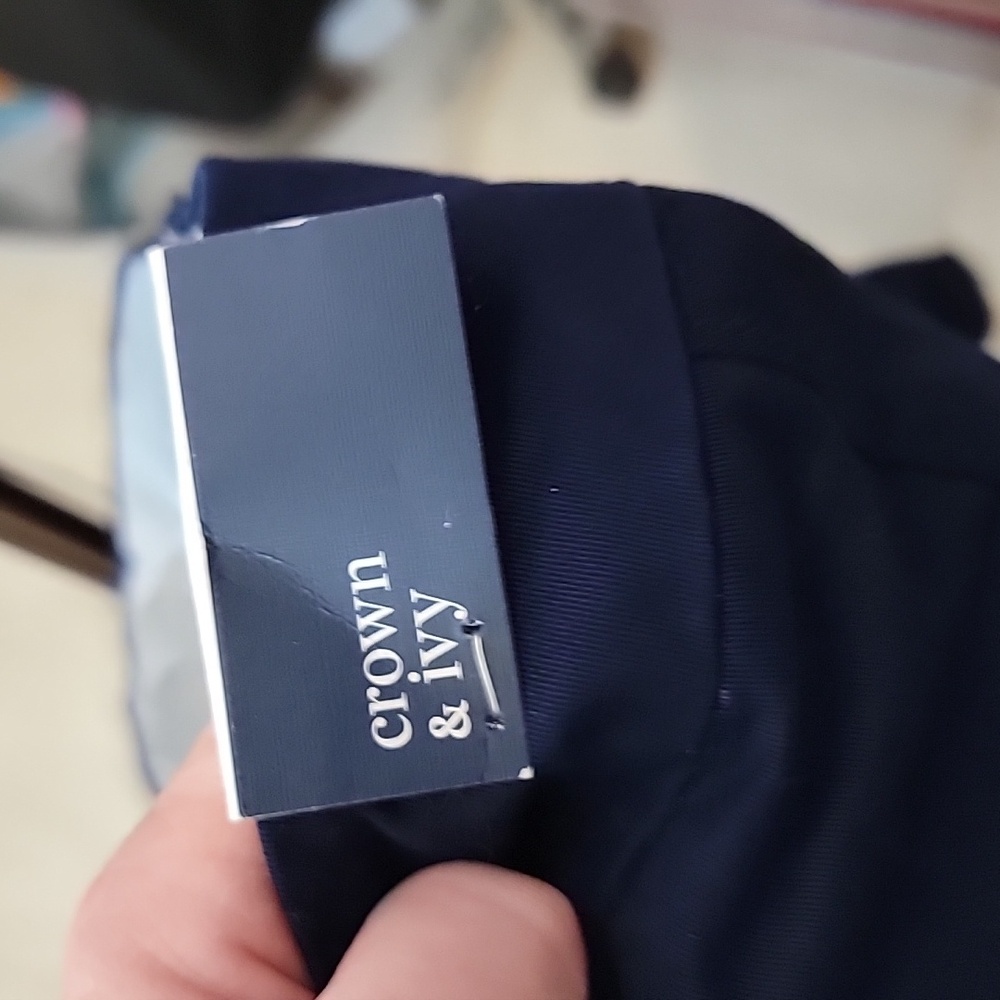 Crown & Ivy Navy Women's Shorts NWT - Picture 8 of 8